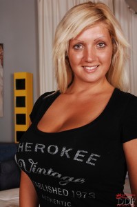 Chintia Flowers big tits ddfbusty