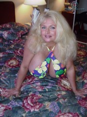 2busty legend bodacious bubbles